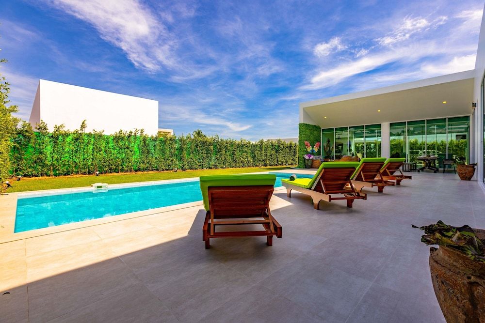 undefined Modern Tropical 4 Bedroom Pool Villa KH-B5