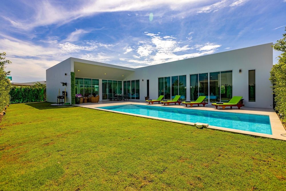 undefined Modern Tropical 4 Bedroom Pool Villa KH-B5 4