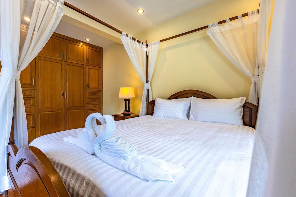 undefined 3 BR Pool Villa in Great Location CV3 7