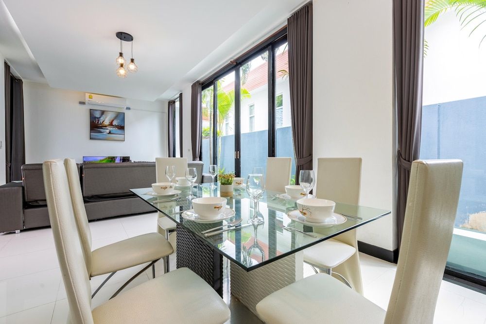 undefined 4 Bedroom Modern Pool Villa BL10 8