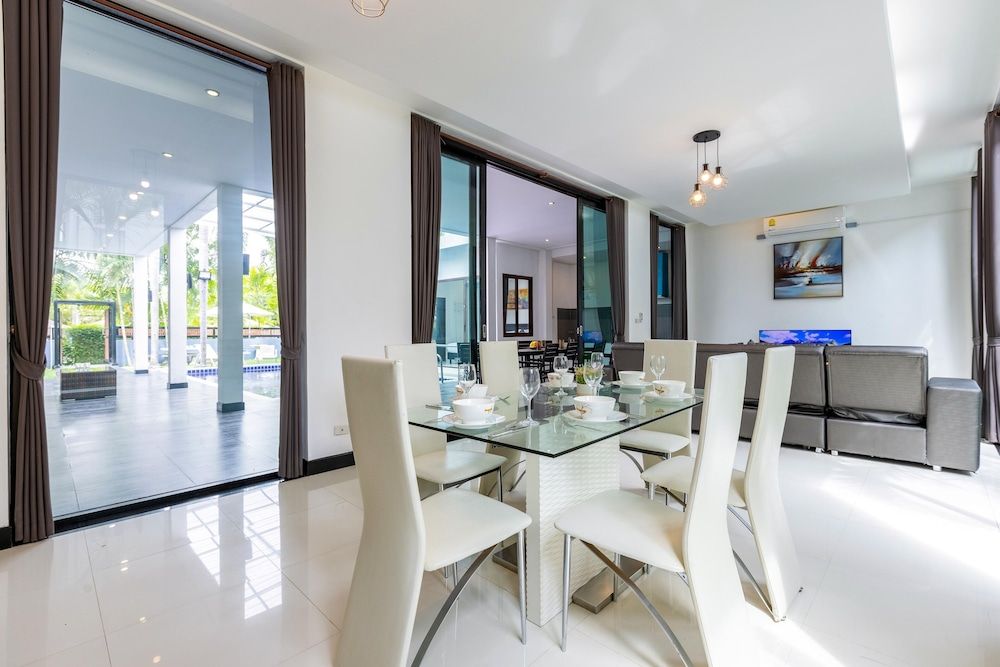 undefined 4 Bedroom Modern Pool Villa BL10 9