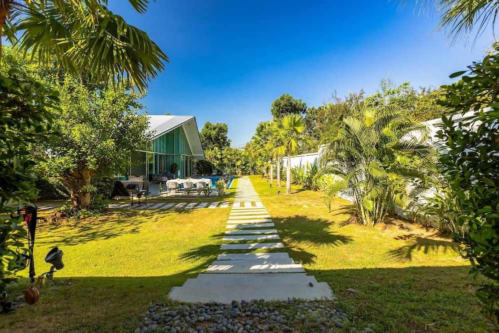 undefined Large Private Pool Villa with 7 BR 7B 4