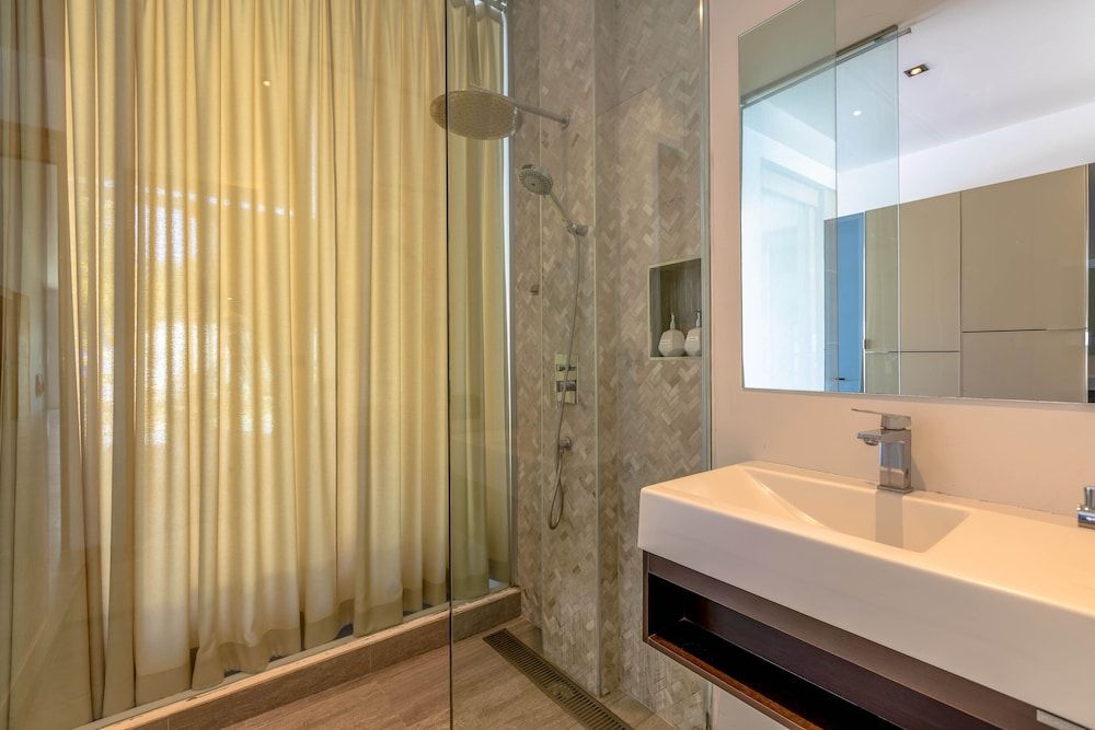 Large Private Pool Villa with 7 BR 7B Design Villa 70