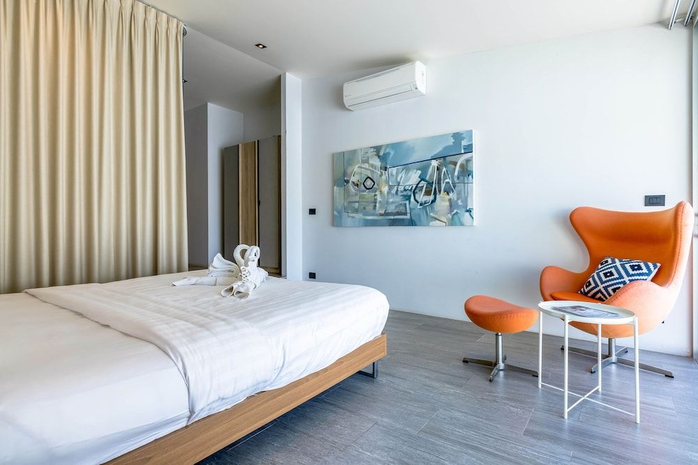 Large Private Pool Villa with 7 BR 7B Design Villa 14