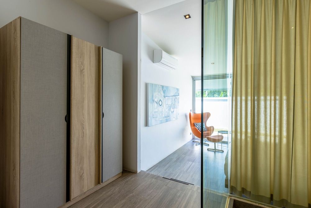 Large Private Pool Villa with 7 BR 7B Design Villa 72