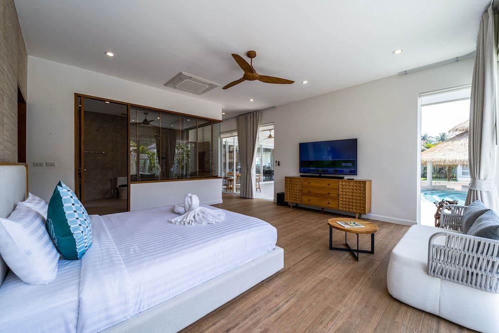 undefined Luxury 7 Bedroom Pool Villa - WL67 7