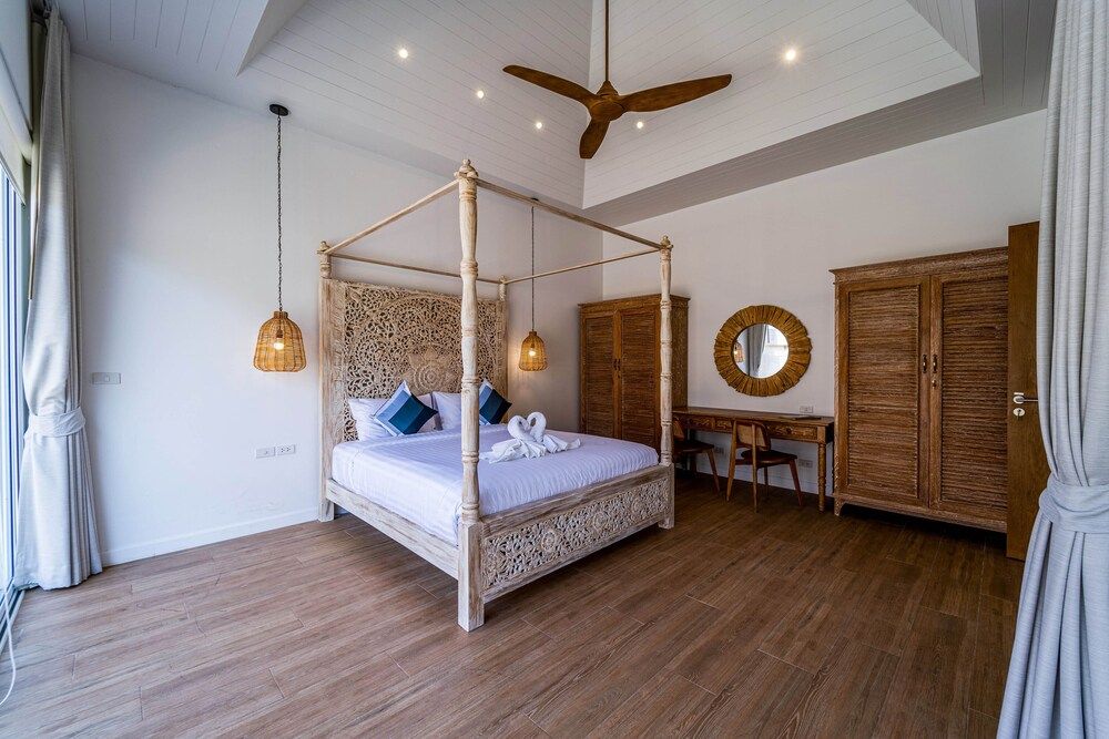 Luxury 7 Bedroom Pool Villa - WL67 Deluxe Villa 7