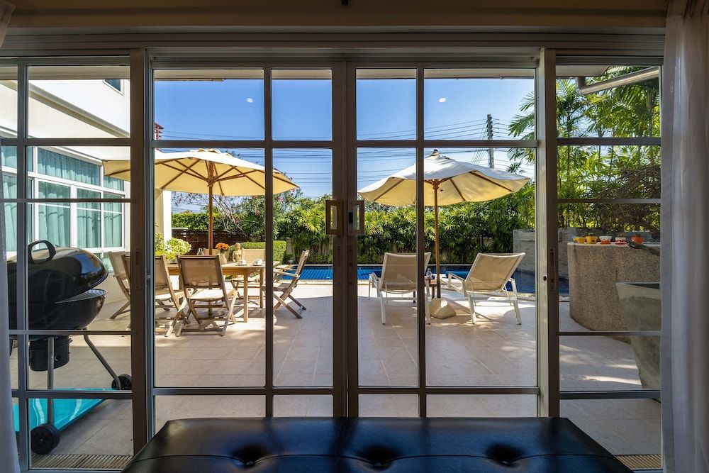 3 Bed Pool Villa in Great Location - STV Deluxe Villa 14