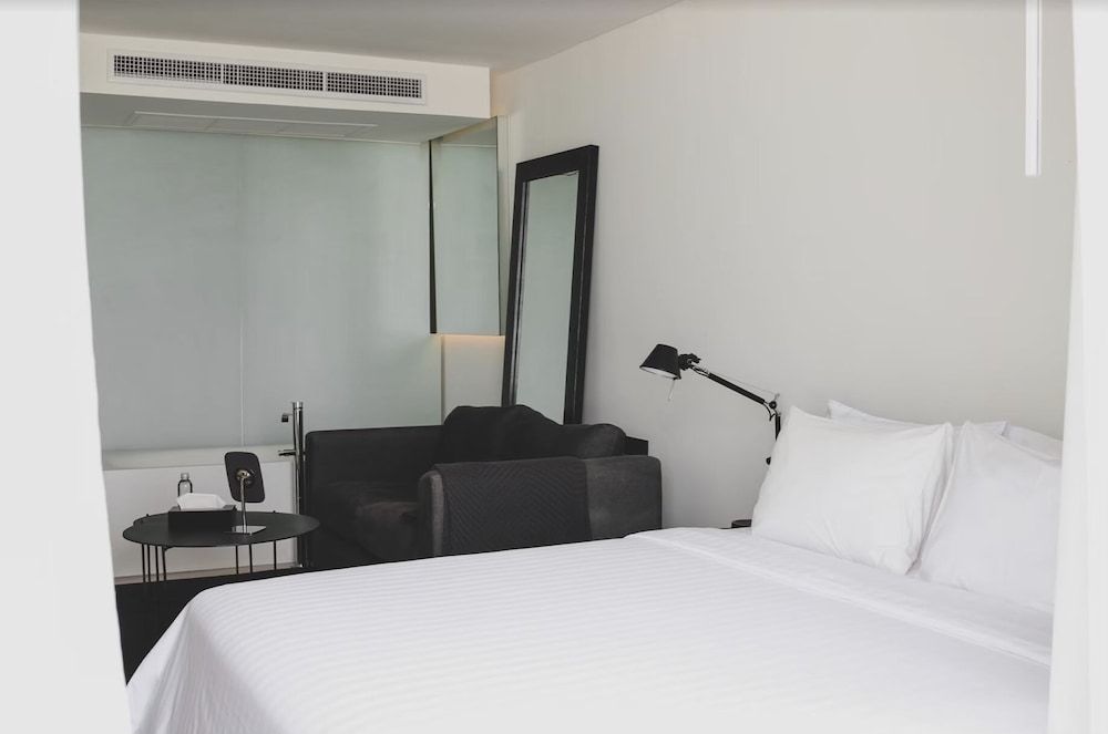 Sundance Dayclub Hua Hin Sunscape Classic for Two 2