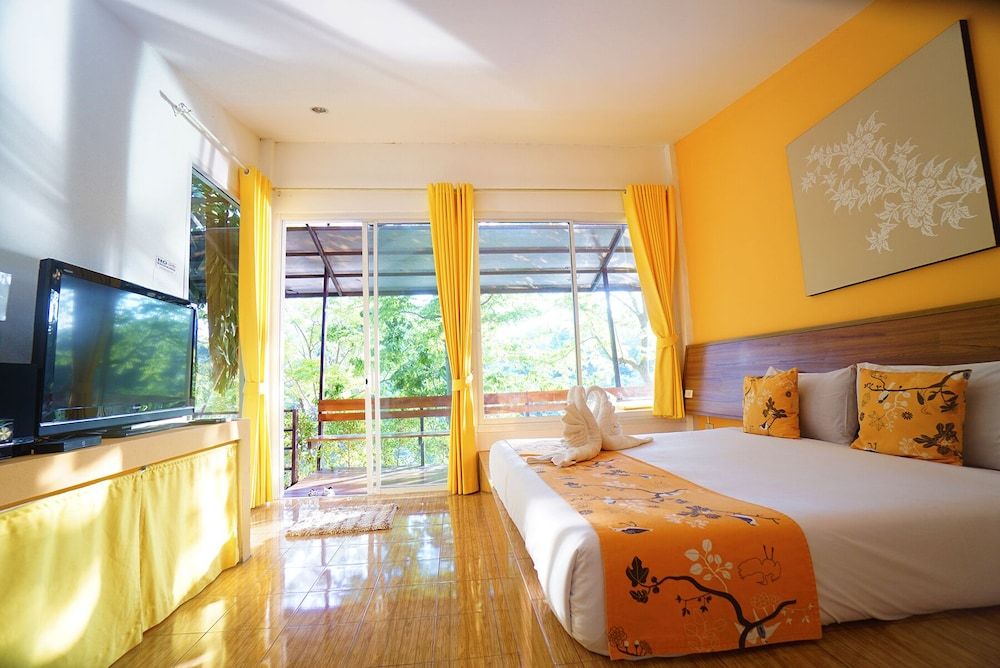 Aurora Resort Kanchanaburi River View 8