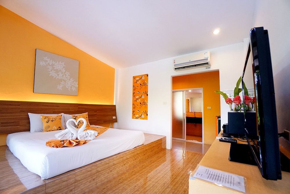 Aurora Resort Kanchanaburi River View 11