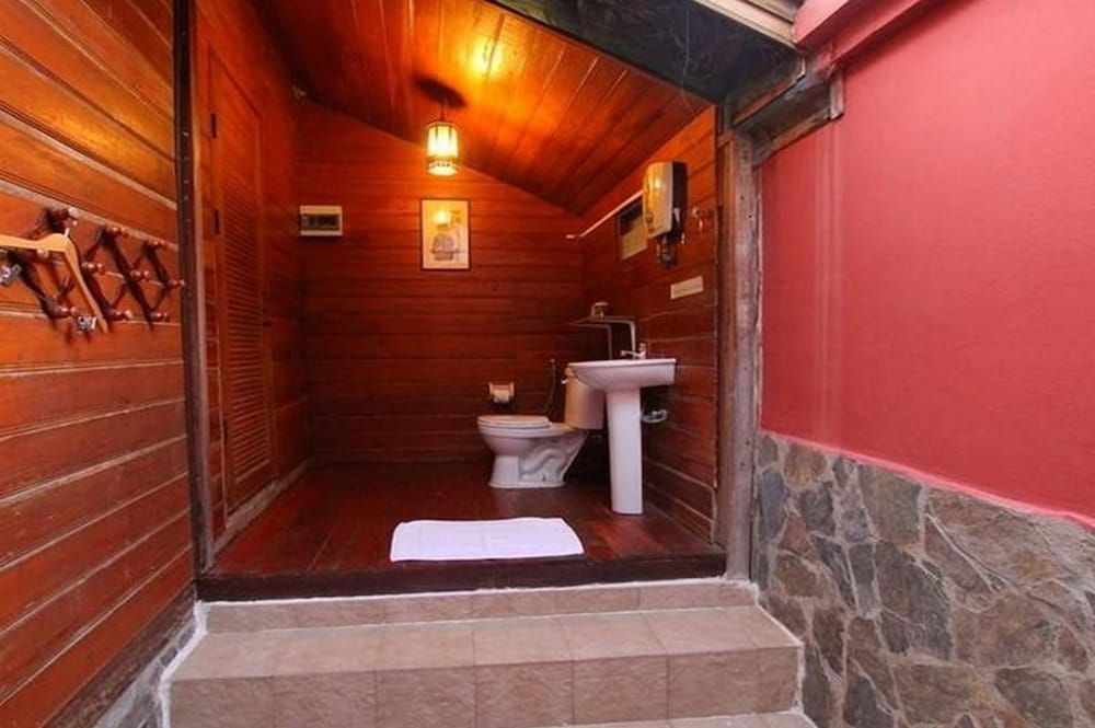 Aurora Resort Kanchanaburi Deluxe Cottage Calla Lilly 6