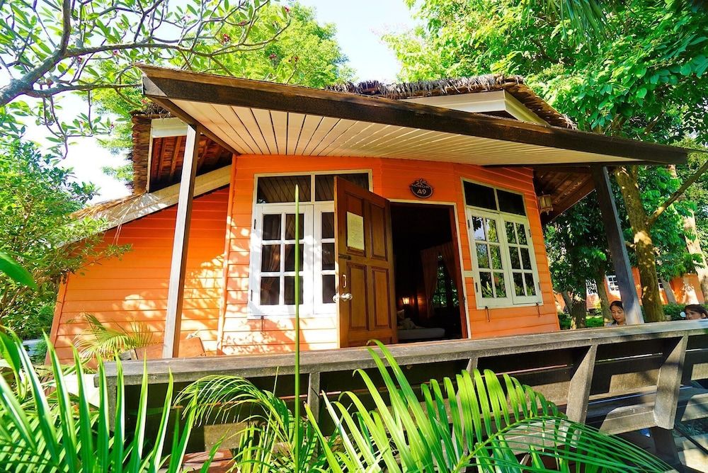 Aurora Resort Kanchanaburi Deluxe Cottage Calla Lilly 3