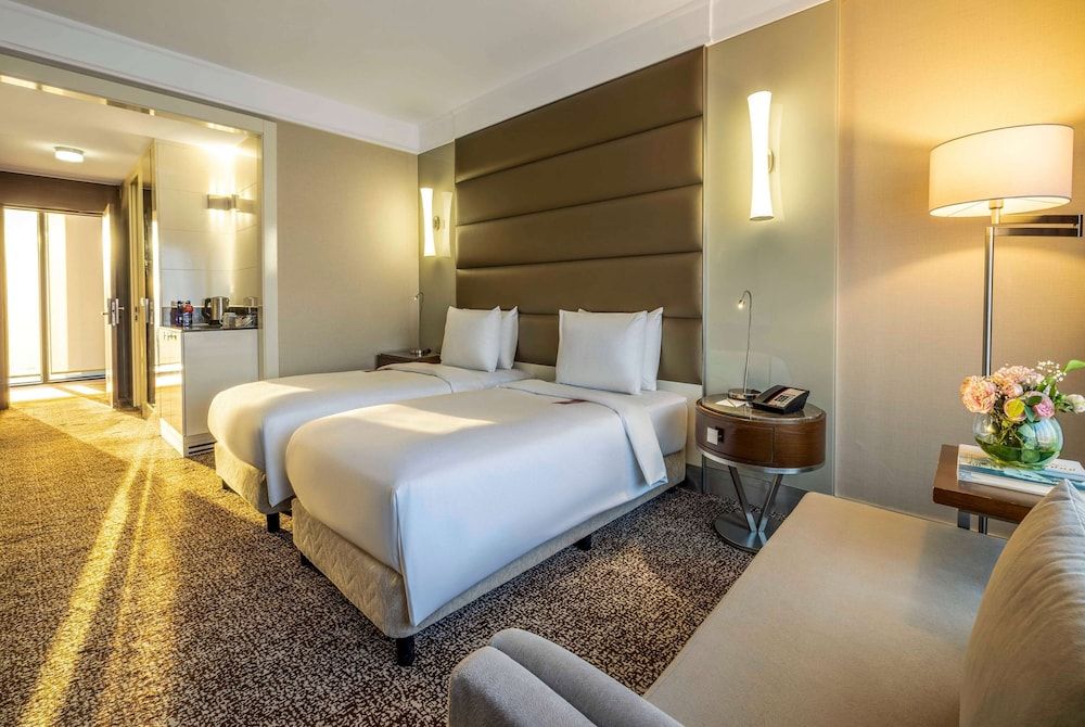 Executive Suite, 2 Twin Beds, Smoking