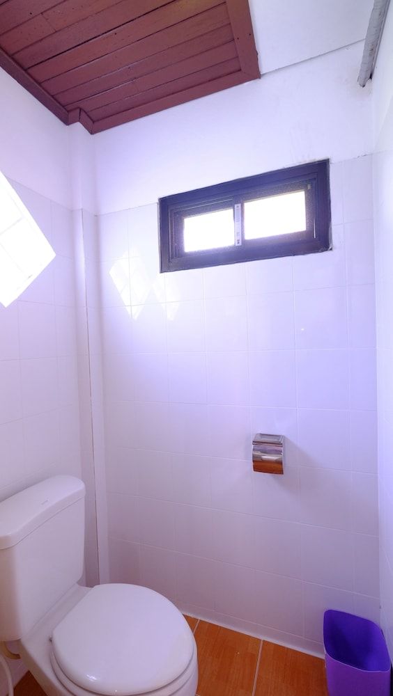 Lolita Bungalow Deluxe Garden View (A/C) 7