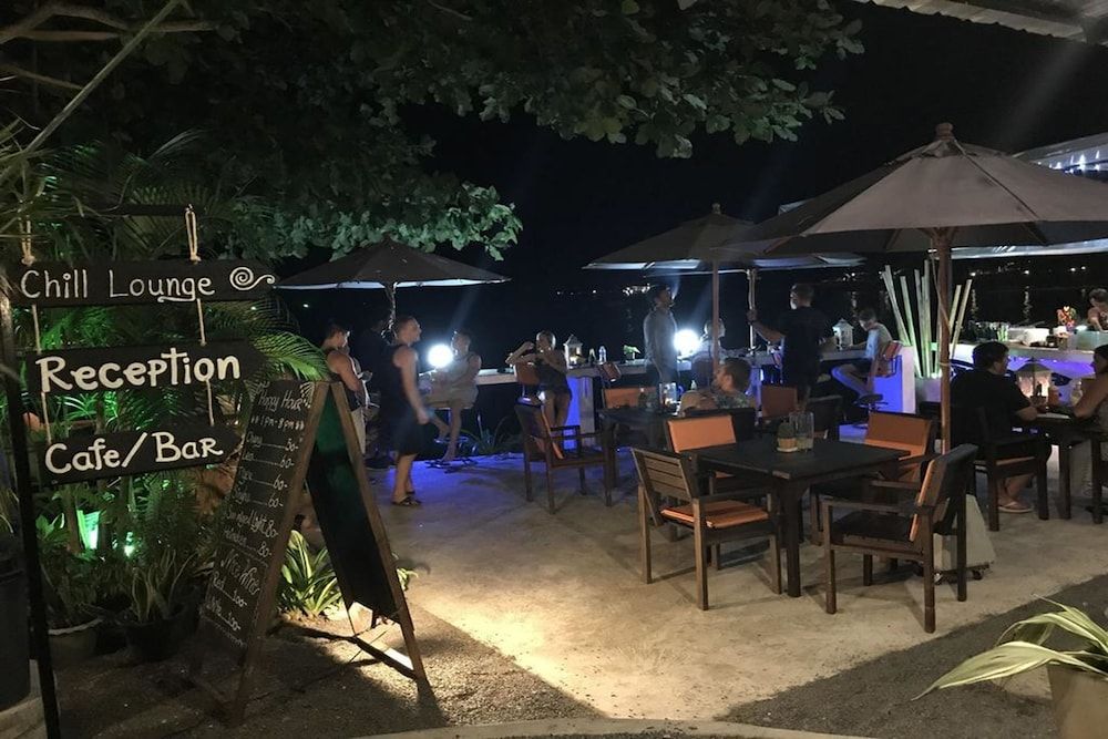 undefined Chill Inn Beach Cafe & Hostel 10