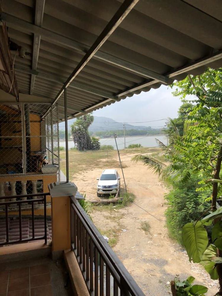 Dikachaya Hostel Deluxe Room, 1 King Bed, Lake View 5