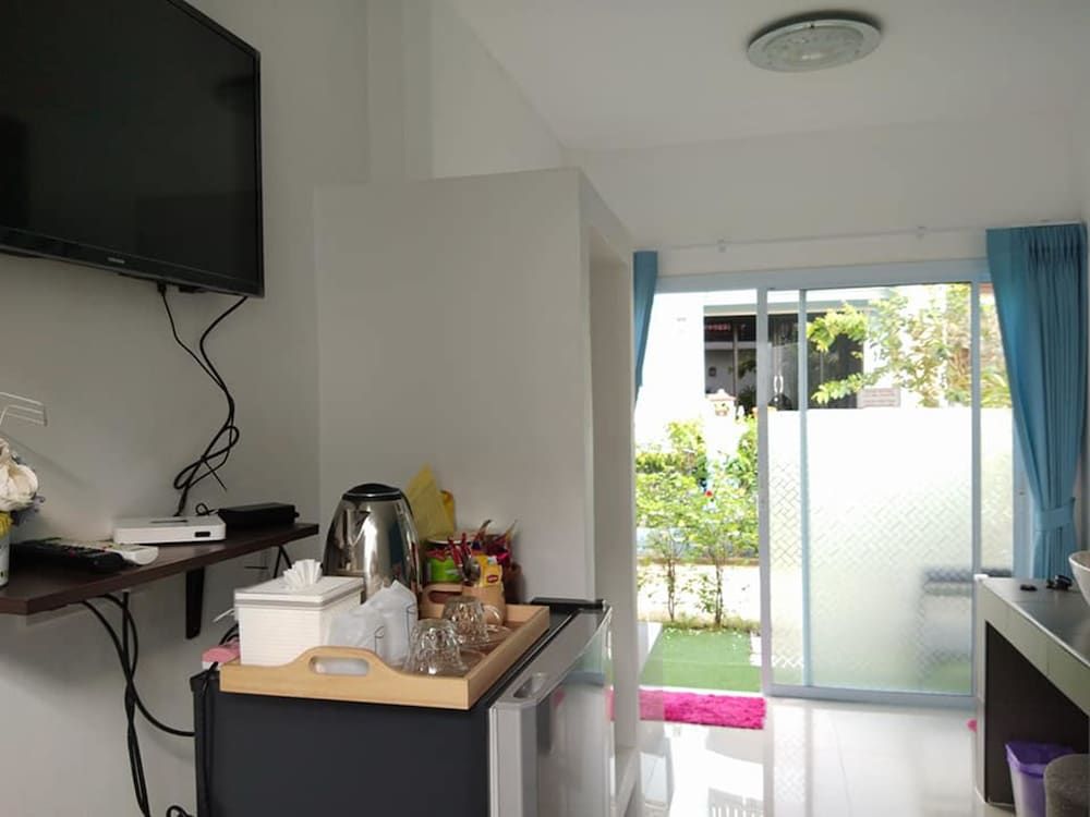 Phannarai House Standard Double Room 8