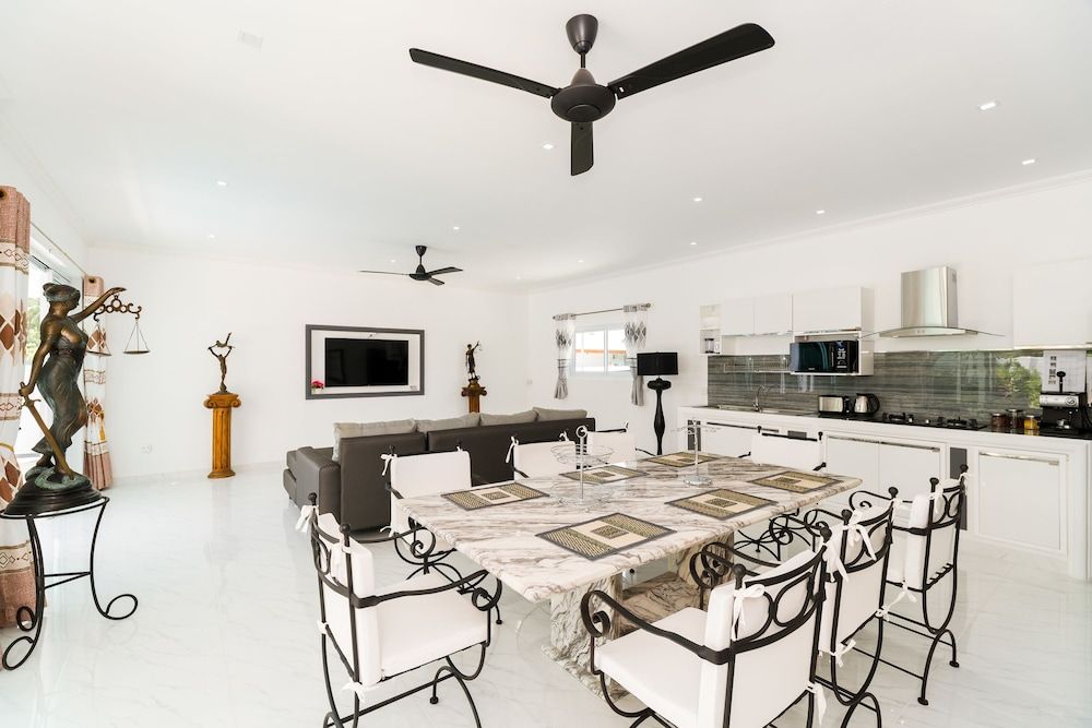 undefined Wirason Villa 4 Bedrooms 8