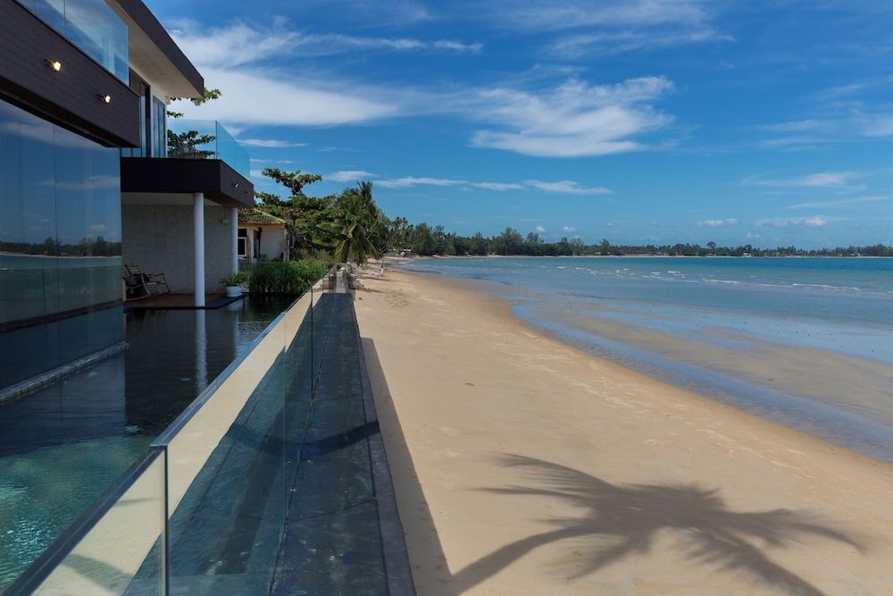 undefined Villa U 10