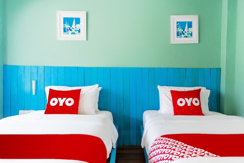 OYO 929 100 Boutique Hotel Standard Twin Room 2