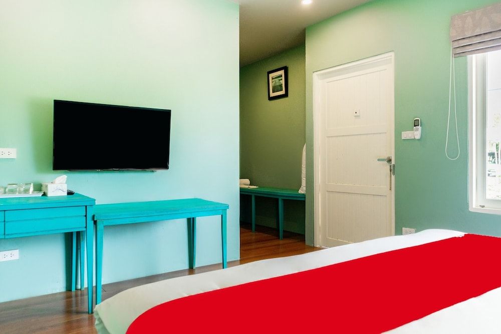 OYO 929 100 Boutique Hotel Standard Double Room 5