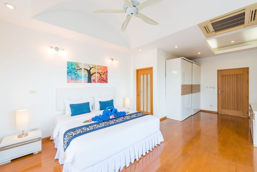 White Stone 4-Bedroom Villa with Private Pool 6