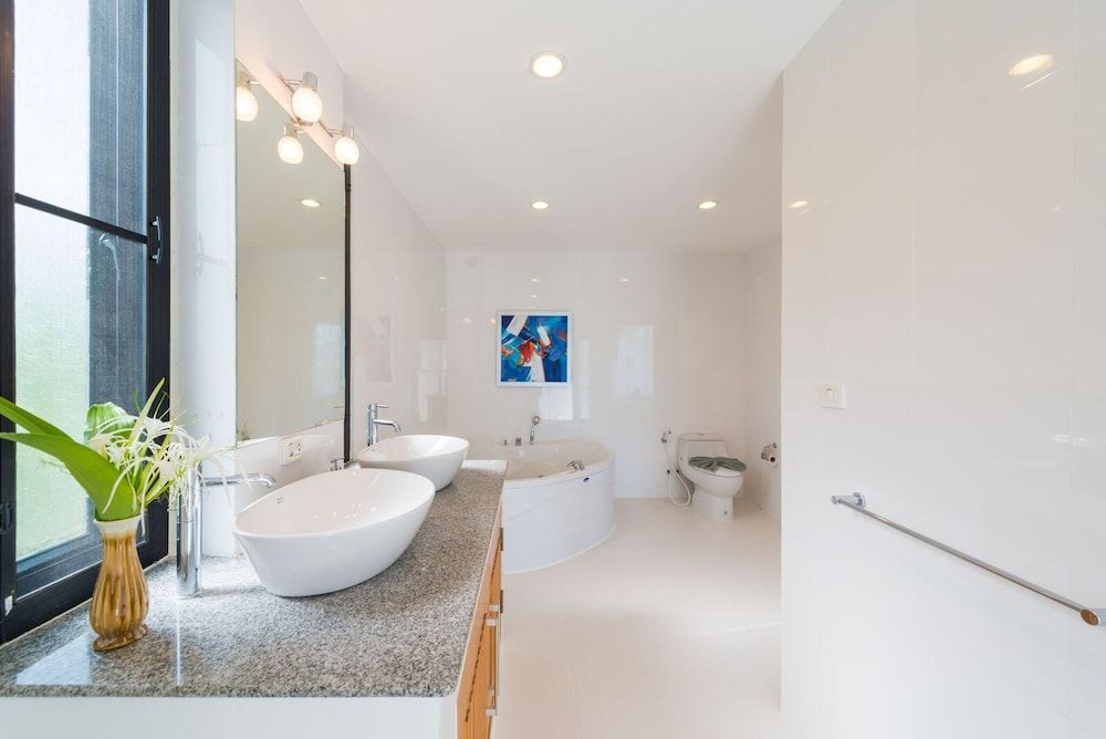 White Stone 4-Bedroom Villa with Private Pool 14