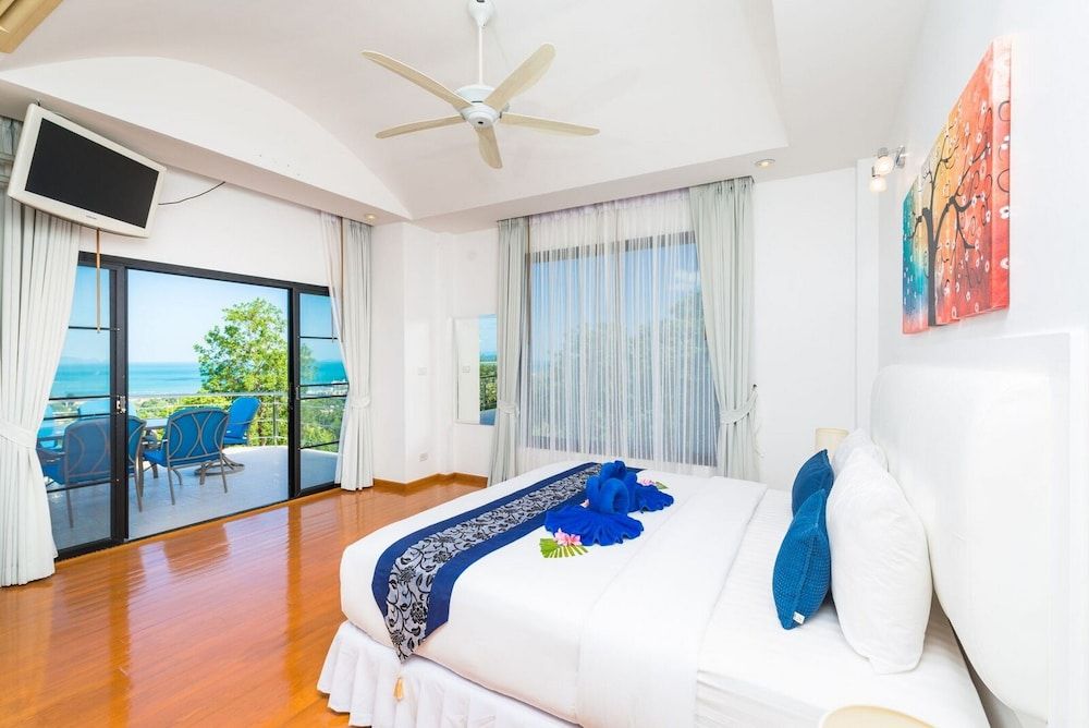 White Stone 4-Bedroom Villa with Private Pool 8