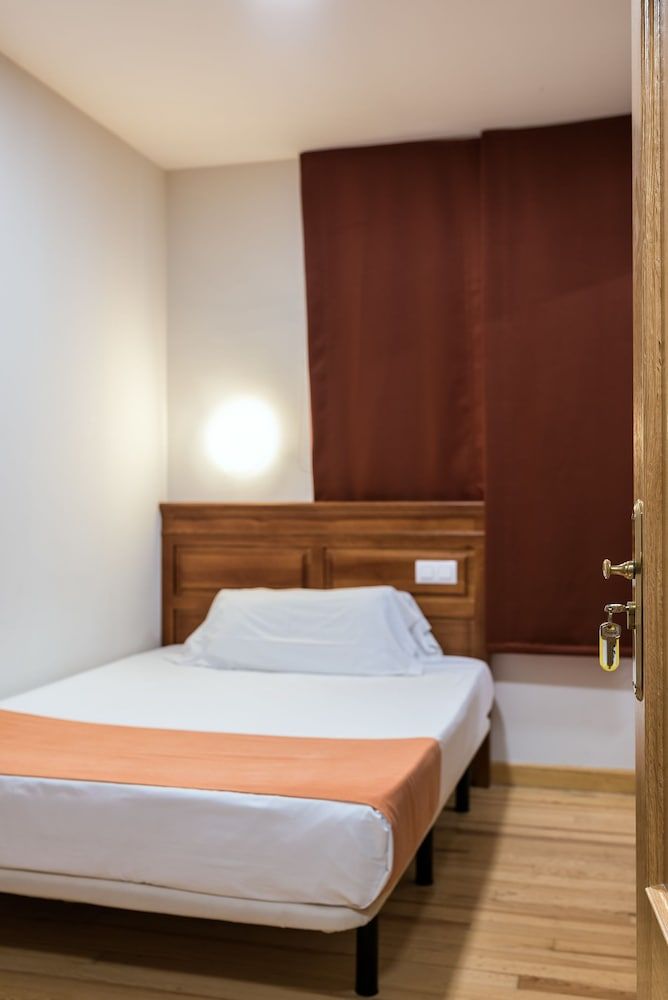 KUBIK Hotel Standard Double or Twin Room 3