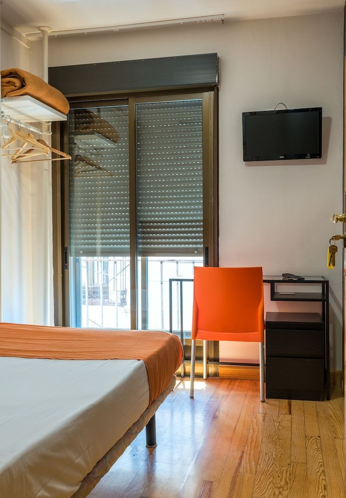 KUBIK Hotel Standard Double or Twin Room 5