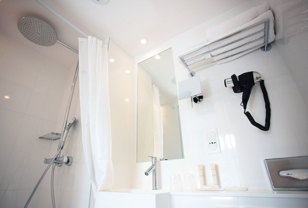 Hotel Eiffel Turenne Classic Room 4