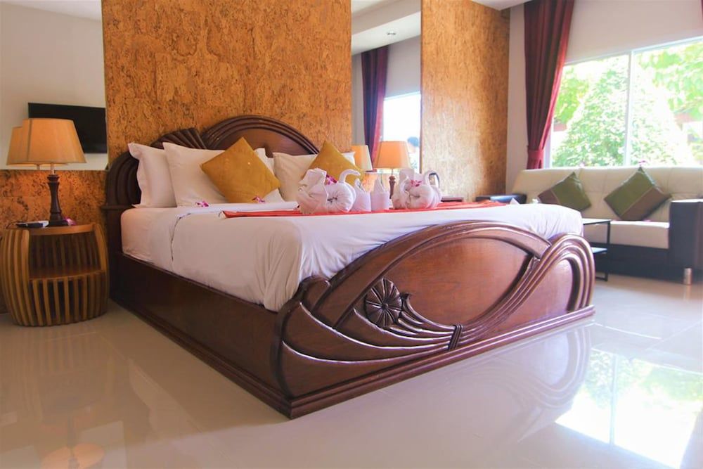 undefined Bangrak Pier Resort