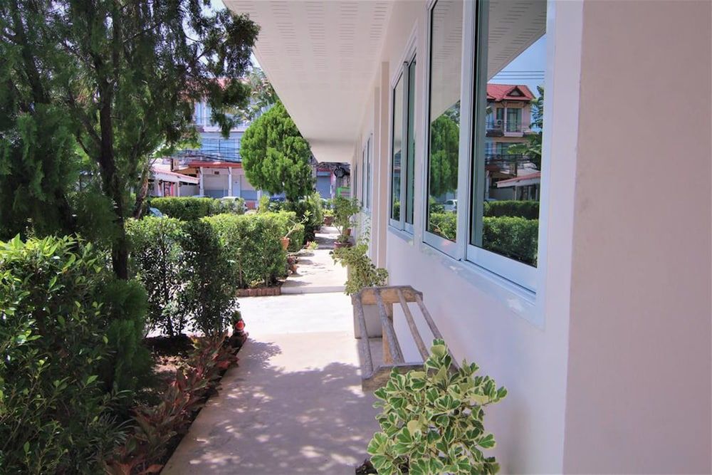 undefined Bangrak Pier Resort 3