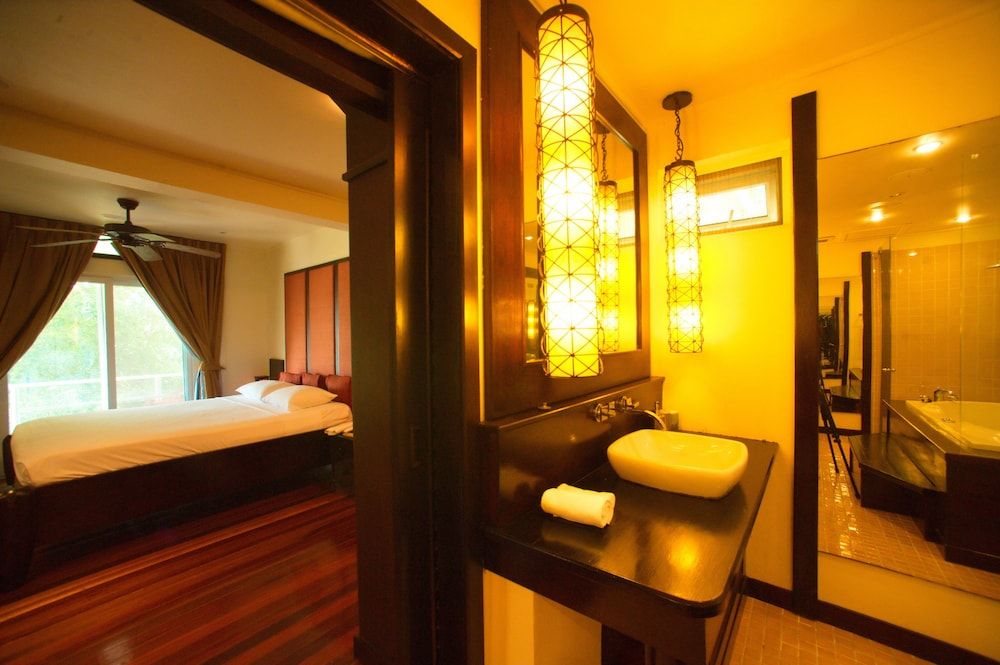 Samui Art Villa 4-Bedroom Villa with Private Pool 7