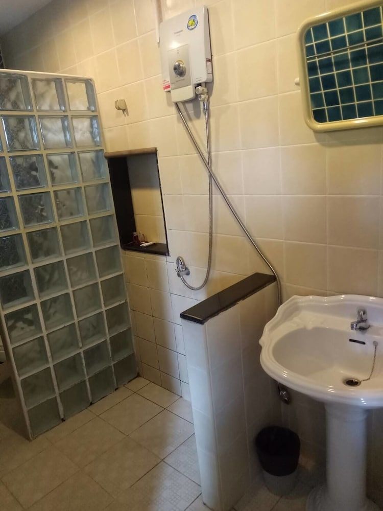 Meewaya Hotel Standard Double Room 5