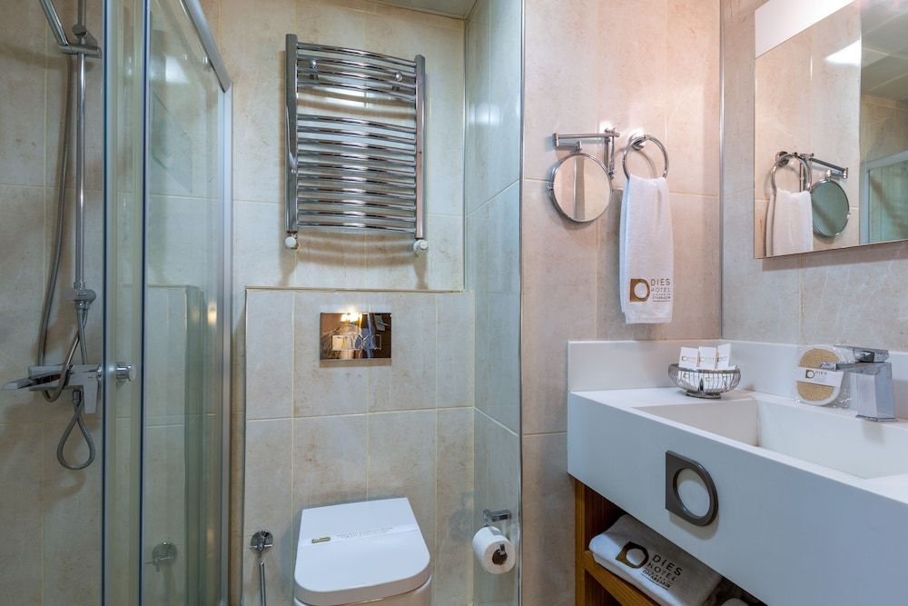 Dies Hotel Classic Triple Room, 1 Bedroom, Non Smoking 6