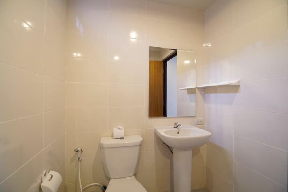 Bangrak Samui Beach Resort Suite Room 2