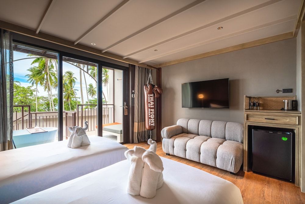 Thai Fight Hotel Deluxe Twin Room, 1 Bedroom, Bathtub
