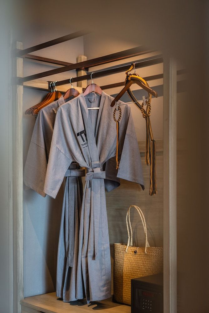 Thai Fight Hotel Superior Double Room, 1 Bedroom, Bathtub 5