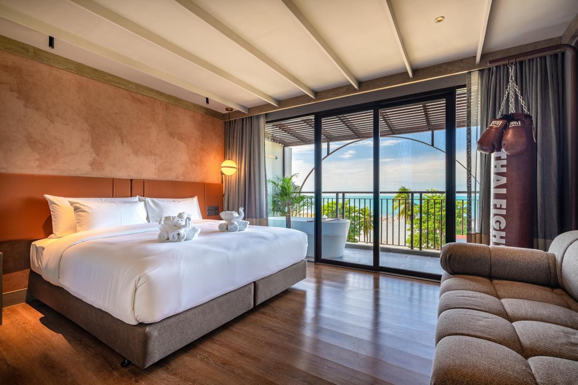 Deluxe Double Room with Balcony and Sea View