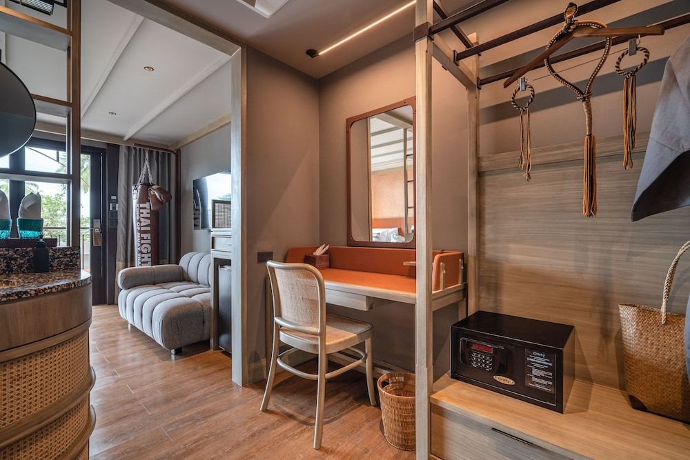 Thai Fight Hotel Deluxe Double Room, 1 Bedroom, Bathtub 5