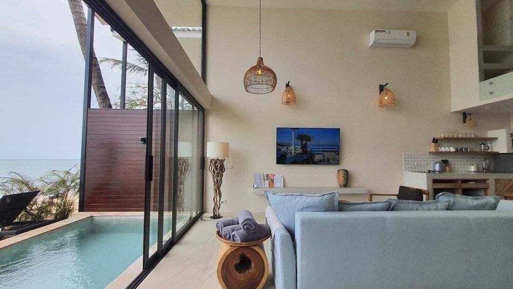 Sarana Beach Villas Signature Villa 13