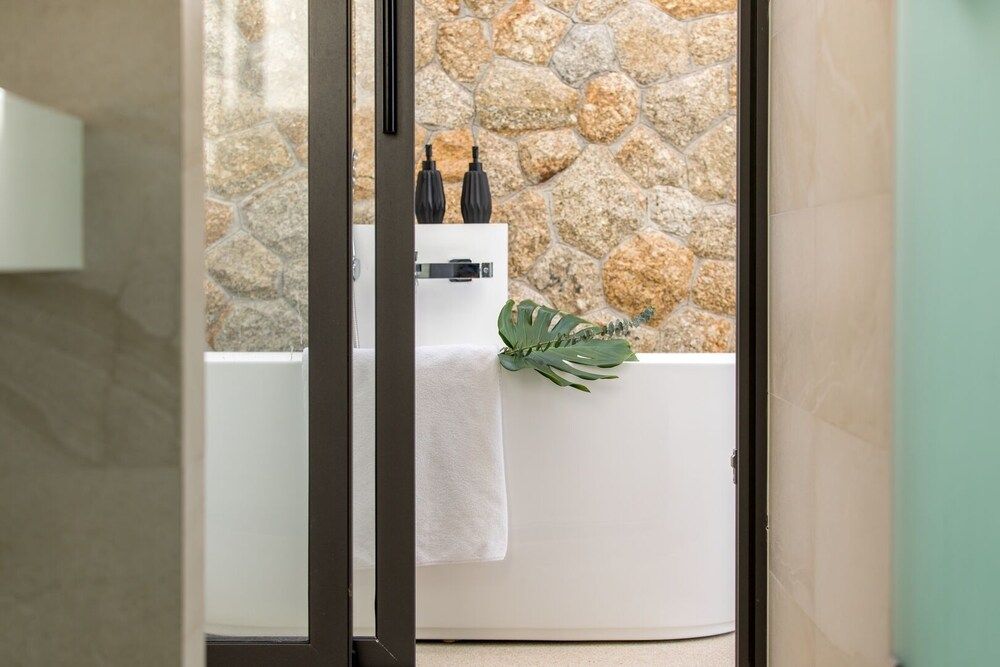 Beautiful 4 Bedroom Luxury Villa with Sea Views - KBR2 Executive Villa 50