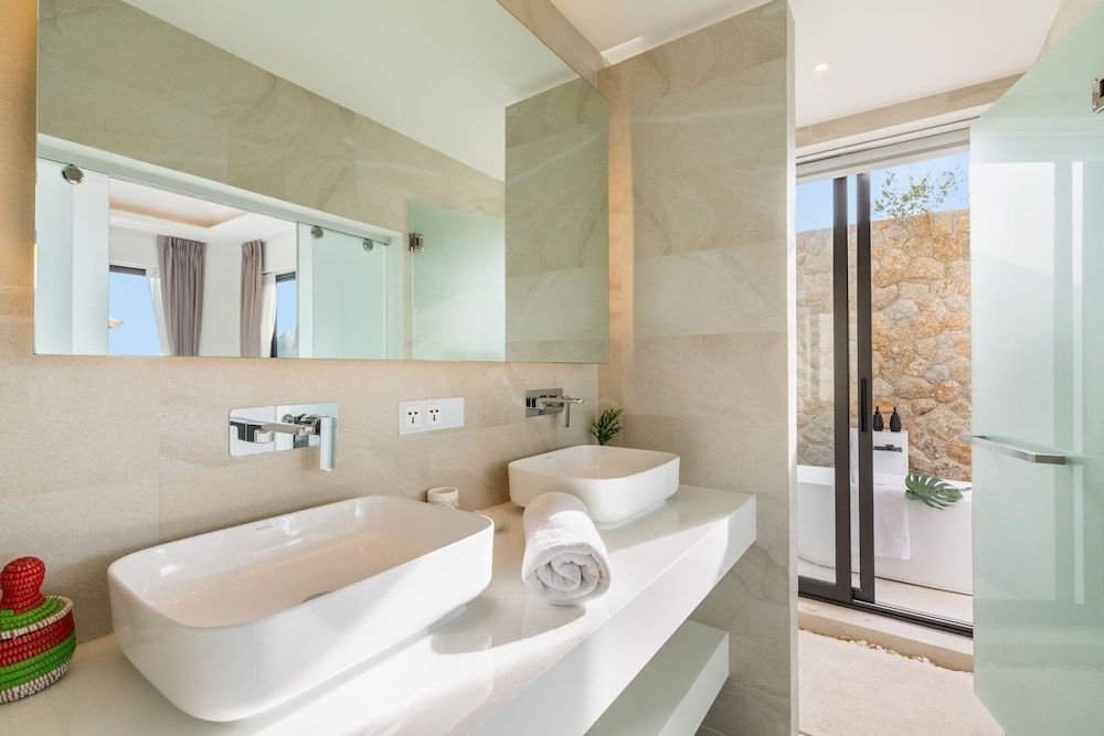 Beautiful 4 Bedroom Luxury Villa with Sea Views - KBR2 Executive Villa 46