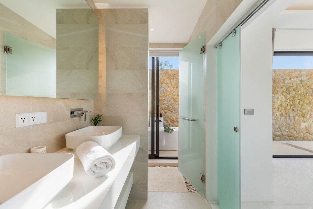 Beautiful 4 Bedroom Luxury Villa with Sea Views - KBR2 Executive Villa 48