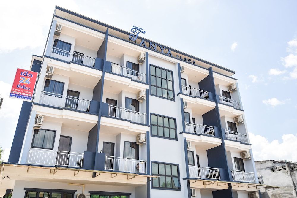 undefined OYO 430 Tanya Place 5