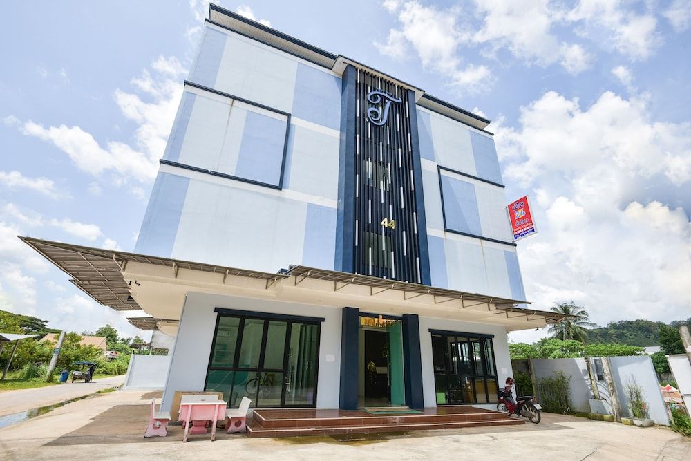 undefined OYO 430 Tanya Place 3