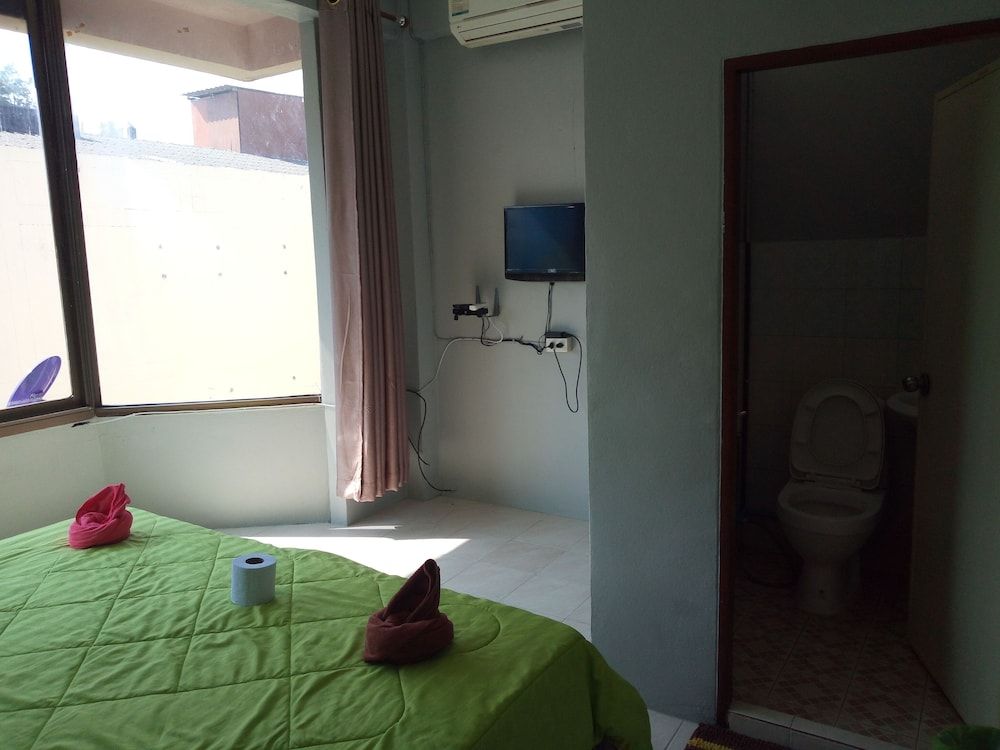 Baan Kwan Hotel Standard Double Room 5