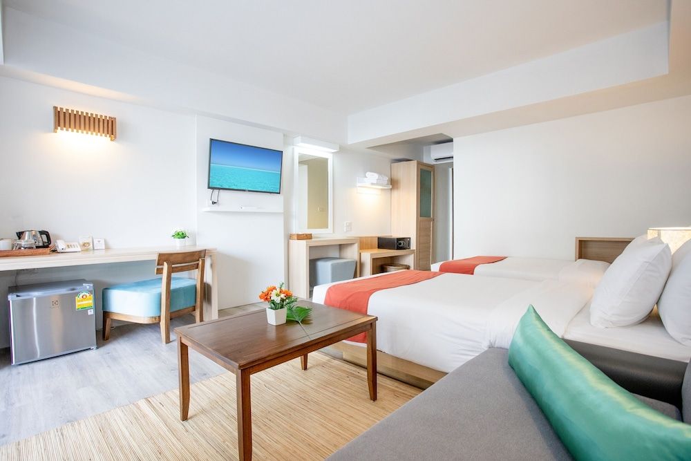Deluxe Twin Room with Balcony